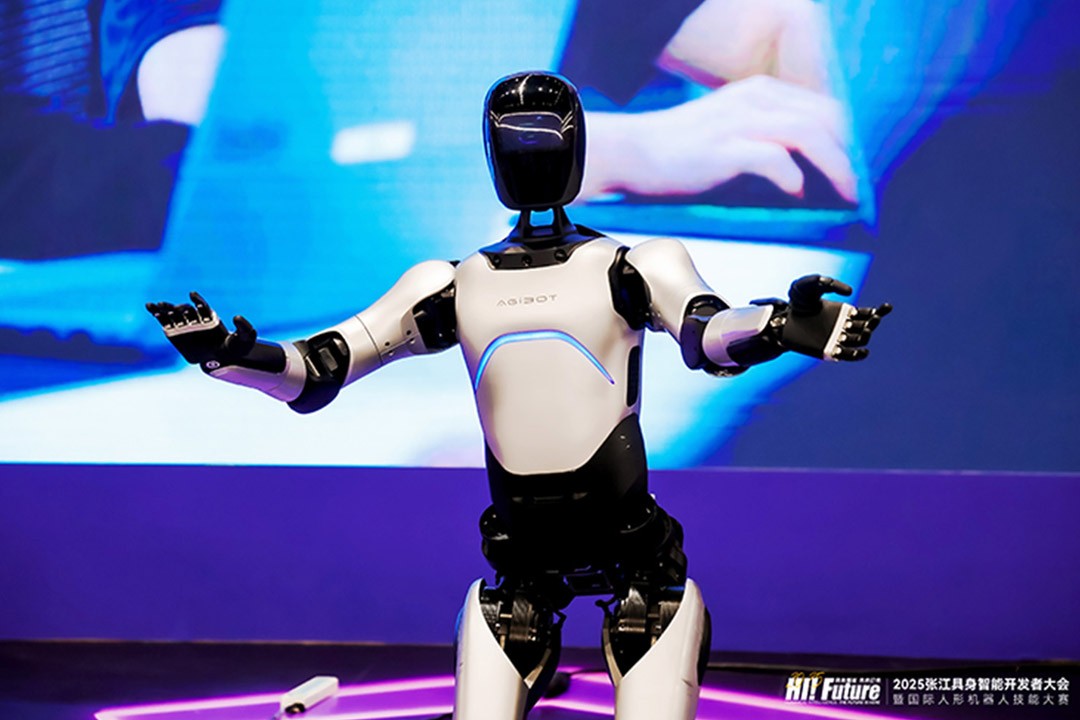 星空电竞-戴森发布新一代Airwrap多功能造型器，卷发、直发、顺发并减少飞翘，打造每日造型